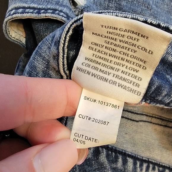 Torrid Acid Washed shorts, Sz24 - Picture 5 of 10